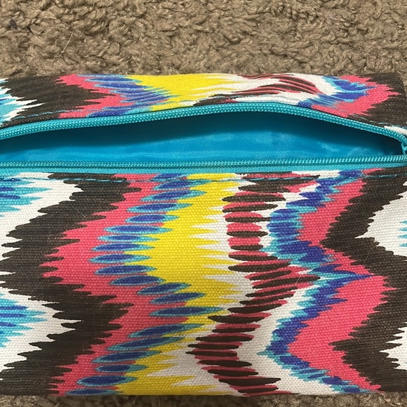 Ipsy Makeup Bag - Picture 3 of 3